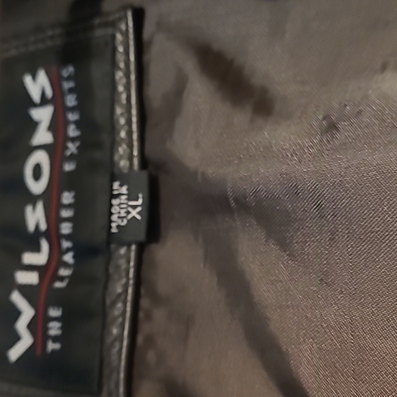 Leather jacket - Picture 2 of 3